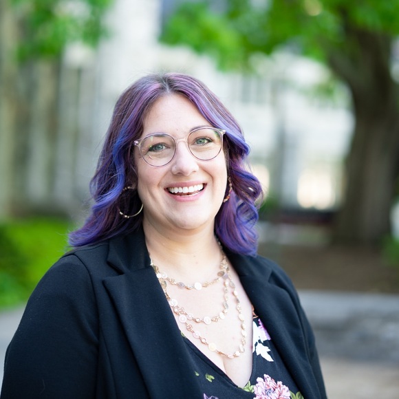 Meet your Posher, Robyn - Picture 2 of 2